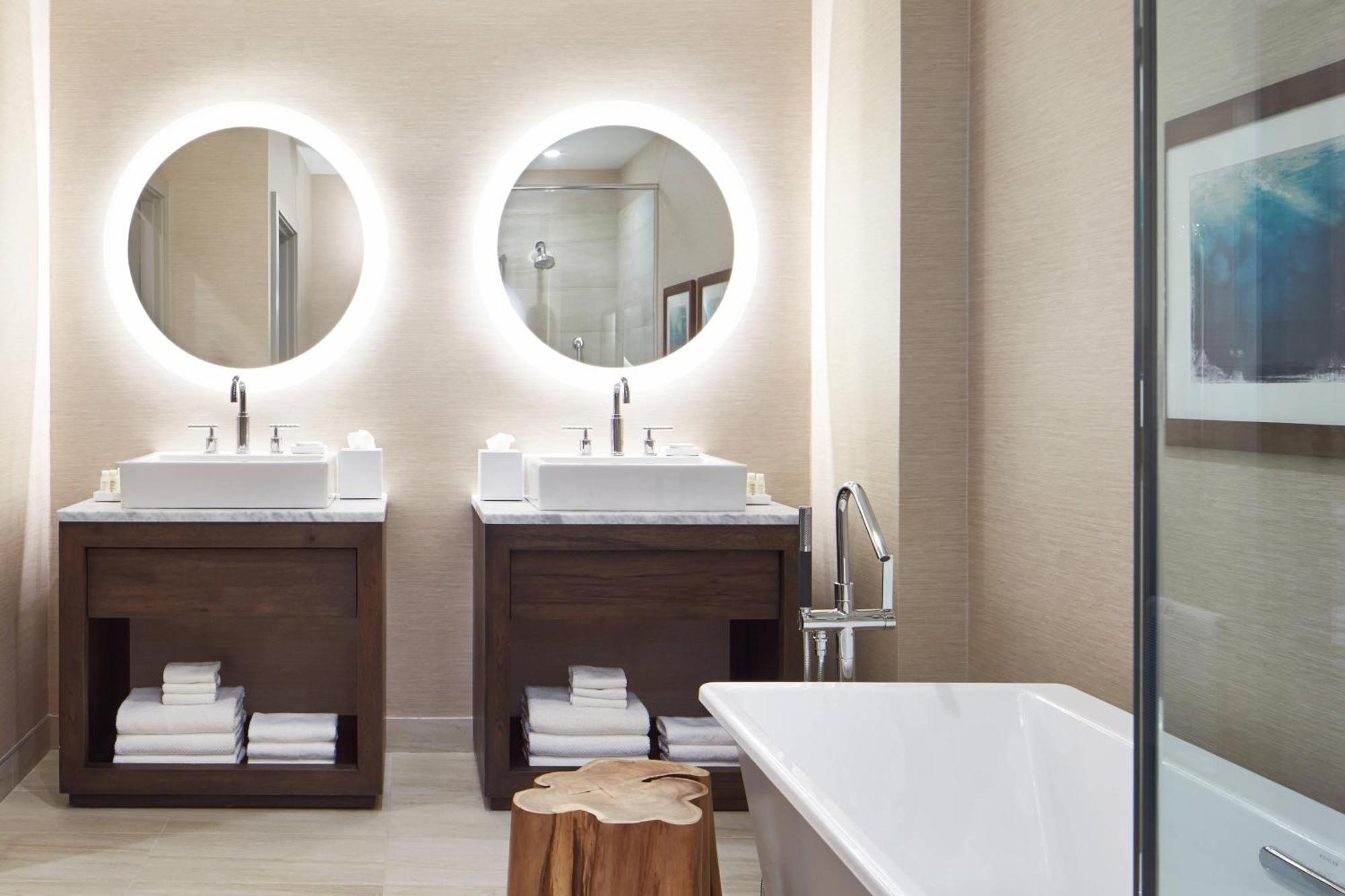 The Del Monte Lodge Renaissance Rochester Hotel&Spa Buitenkant foto