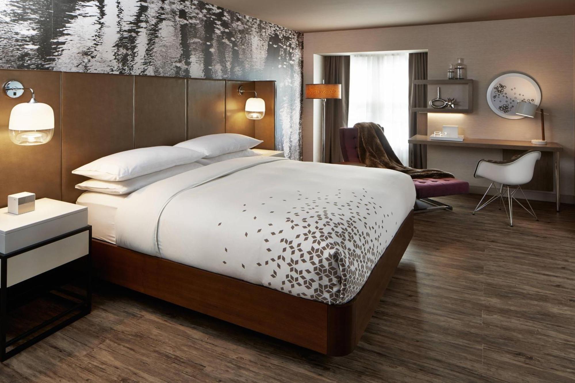The Del Monte Lodge Renaissance Rochester Hotel&Spa Buitenkant foto