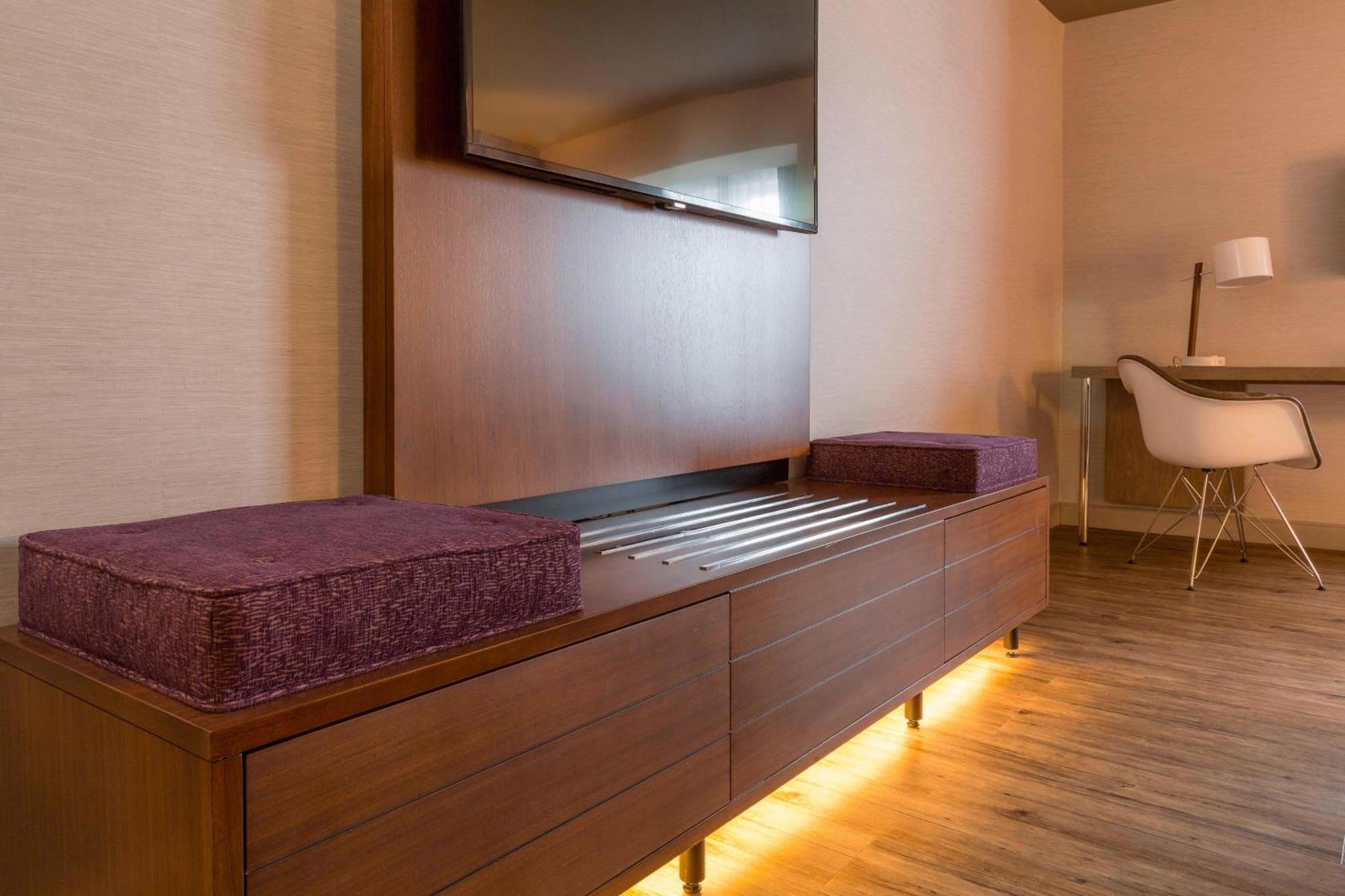 The Del Monte Lodge Renaissance Rochester Hotel&Spa Buitenkant foto