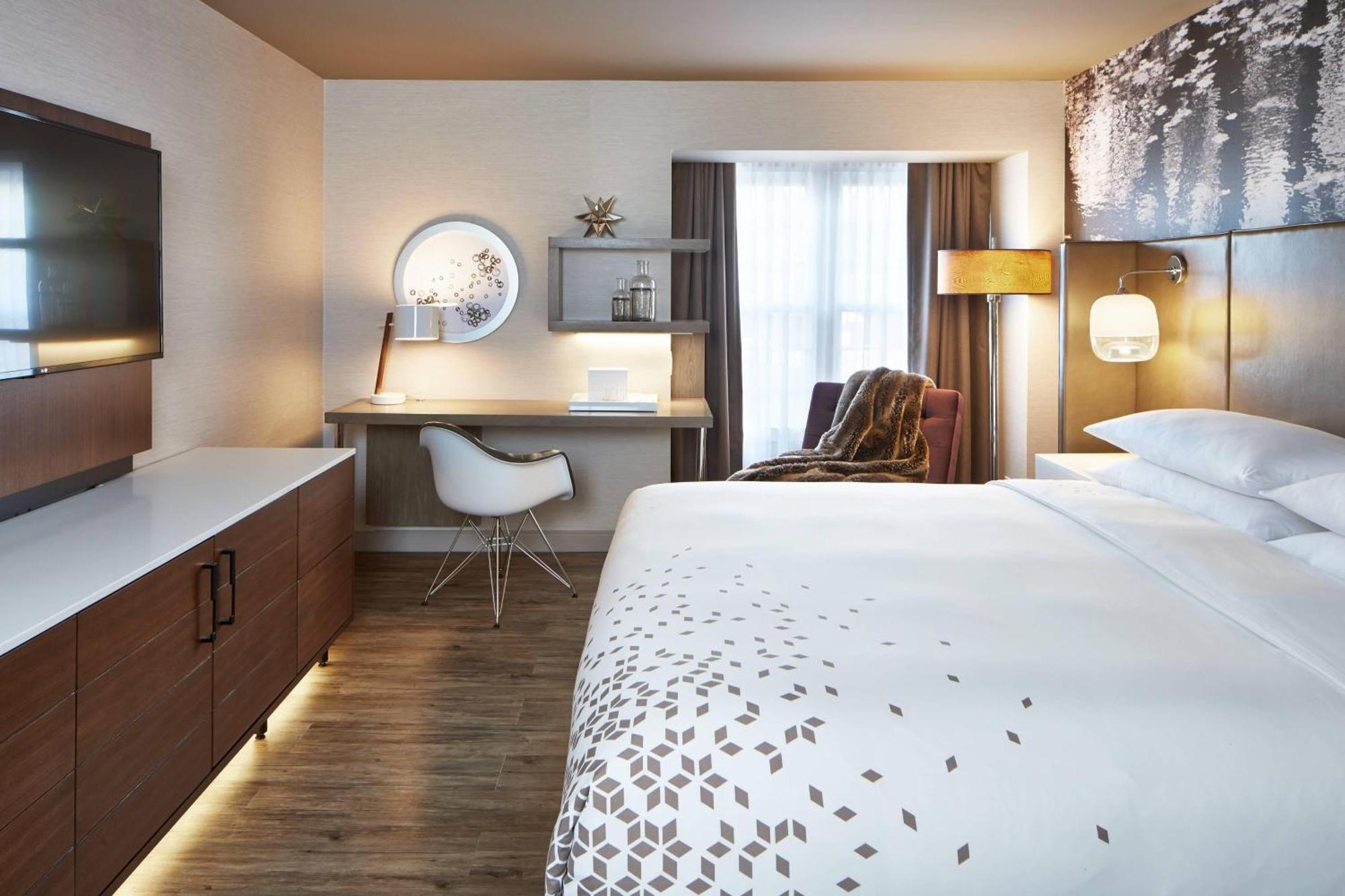 The Del Monte Lodge Renaissance Rochester Hotel&Spa Buitenkant foto