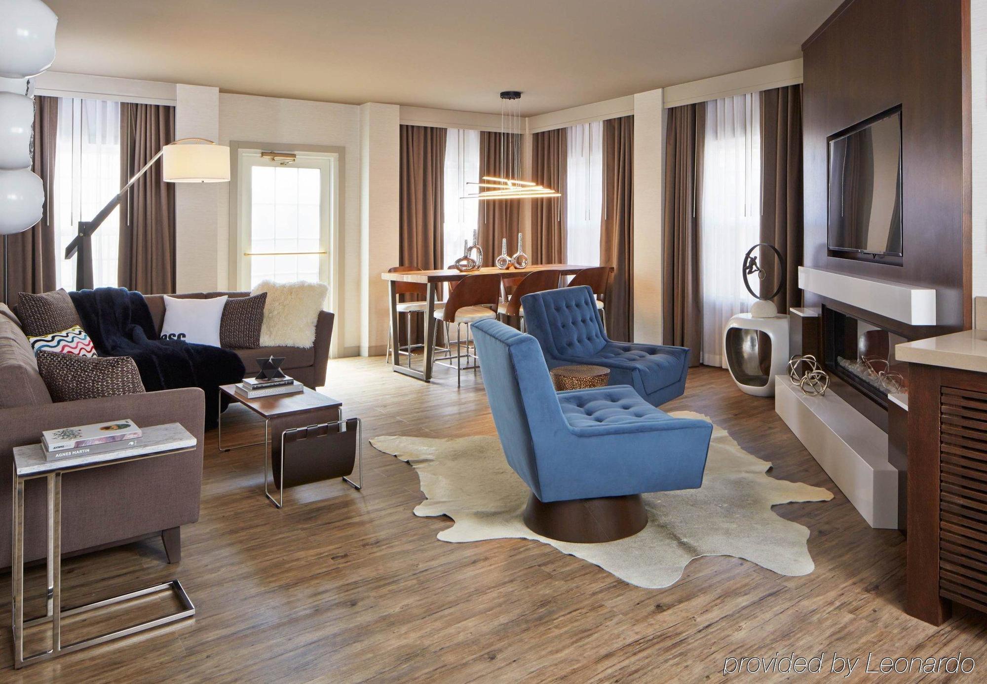 The Del Monte Lodge Renaissance Rochester Hotel&Spa Buitenkant foto
