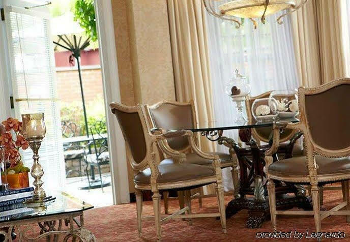 The Del Monte Lodge Renaissance Rochester Hotel&Spa Buitenkant foto